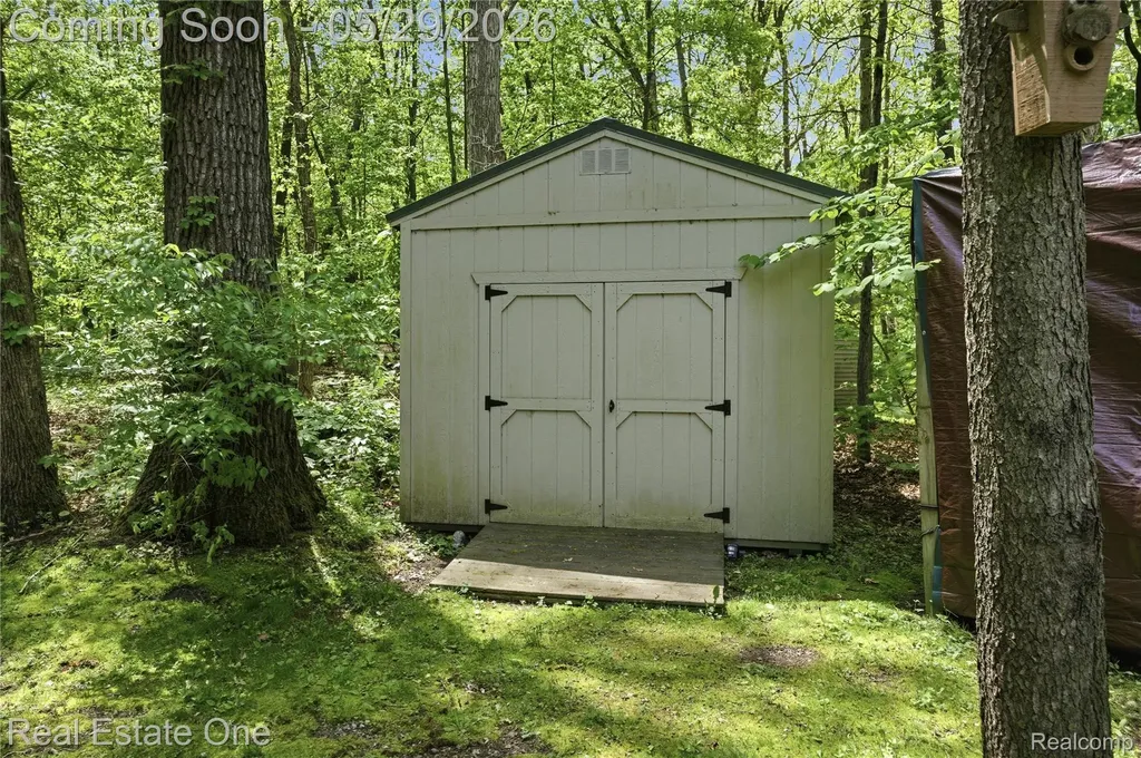 4640 Oak Lane Hamburg Township MI 48189