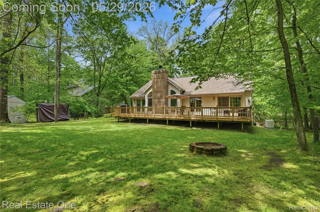 4640 Oak Lane Hamburg Township MI 48189