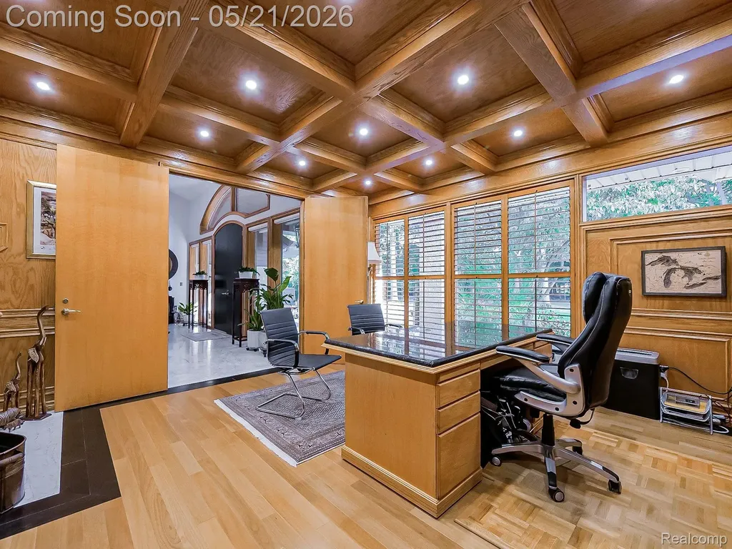17477 Iris Circle Clinton Charter Township MI 48036
