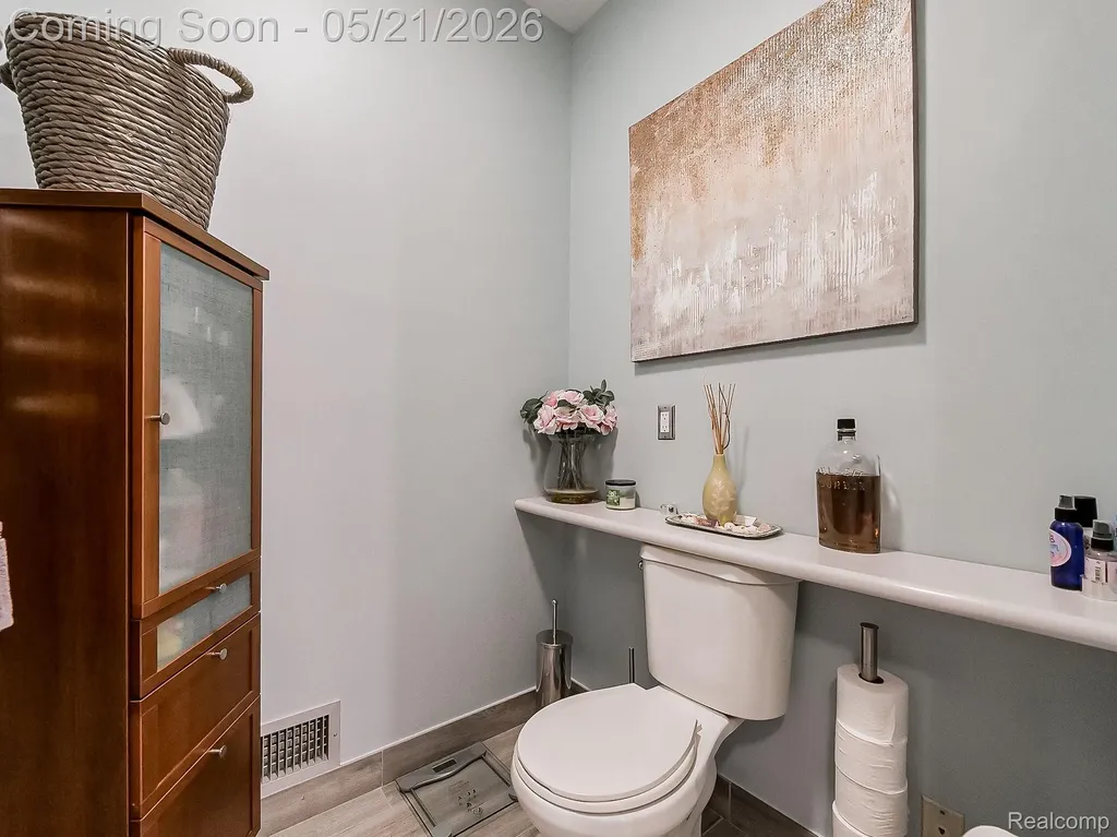 17477 Iris Circle Clinton Charter Township MI 48036