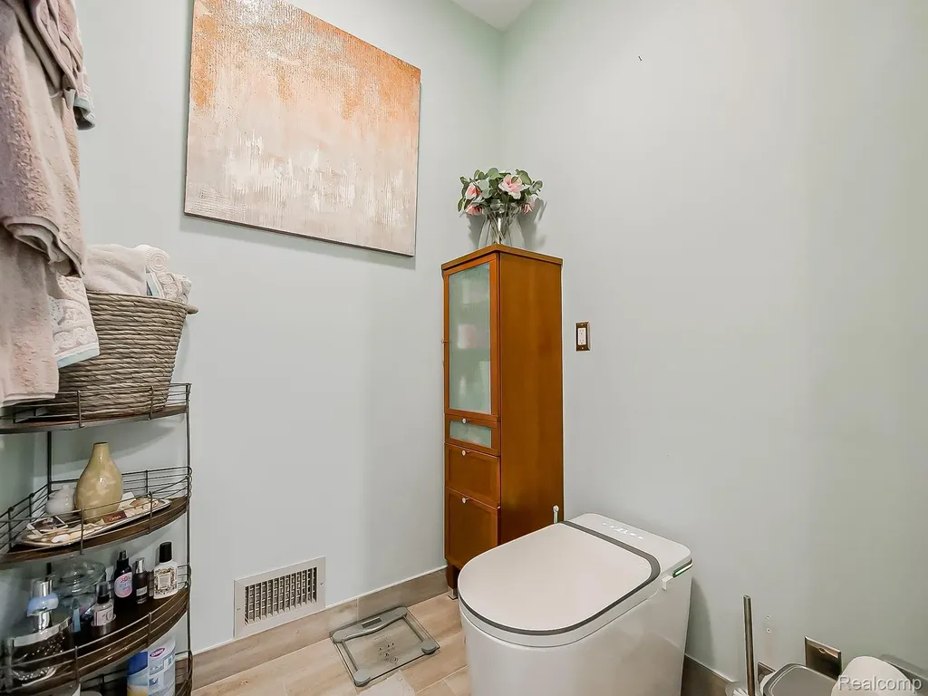 17477 Iris Circle Clinton Charter Township MI 48036