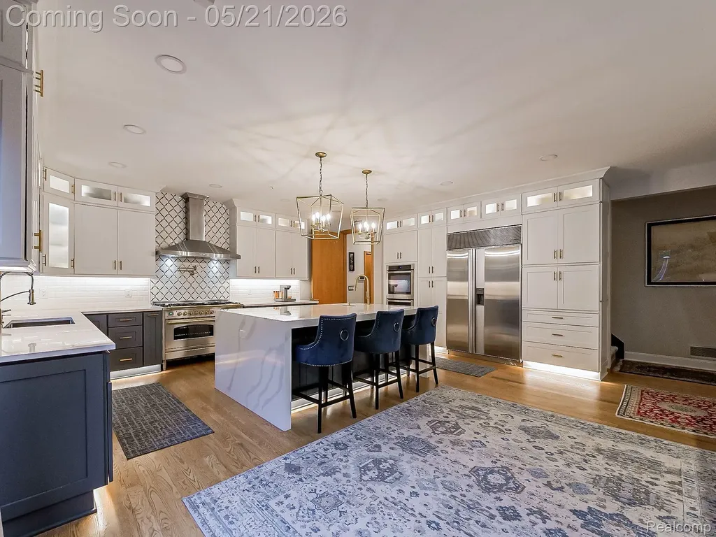 17477 Iris Circle Clinton Charter Township MI 48036