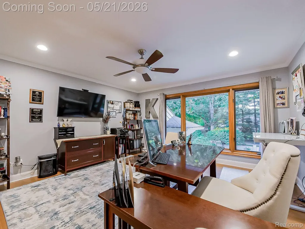 17477 Iris Circle Clinton Charter Township MI 48036