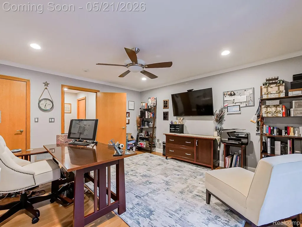 17477 Iris Circle Clinton Charter Township MI 48036