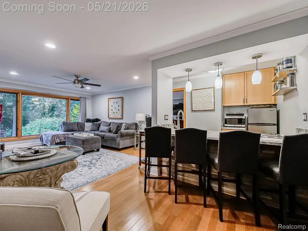 17477 Iris Circle Clinton Charter Township MI 48036