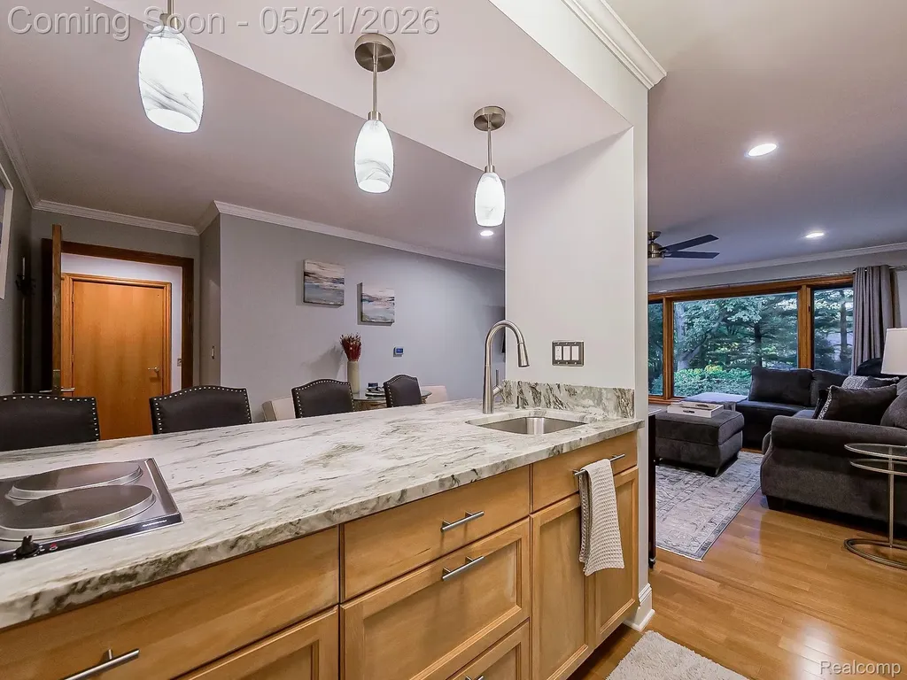 17477 Iris Circle Clinton Charter Township MI 48036