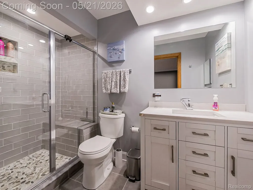 17477 Iris Circle Clinton Charter Township MI 48036