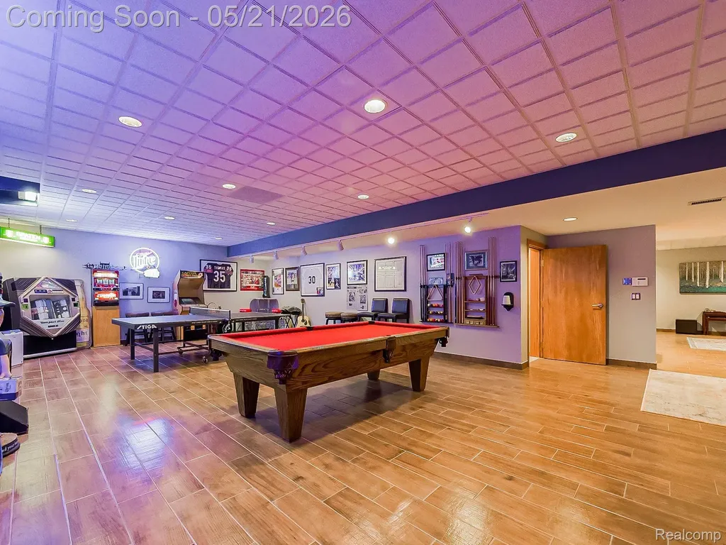 17477 Iris Circle Clinton Charter Township MI 48036