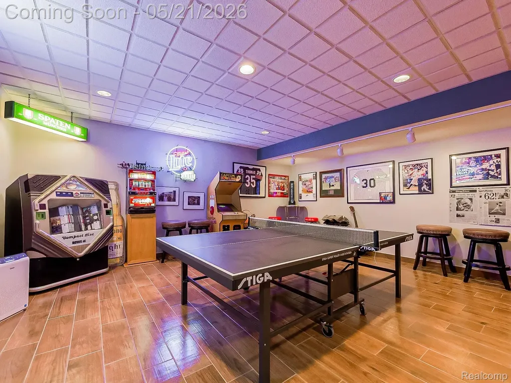 17477 Iris Circle Clinton Charter Township MI 48036