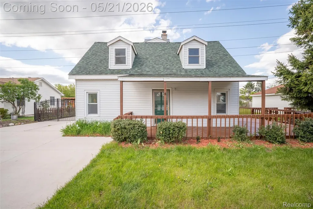 420 Wellsboro Street Walled Lake City MI 48390