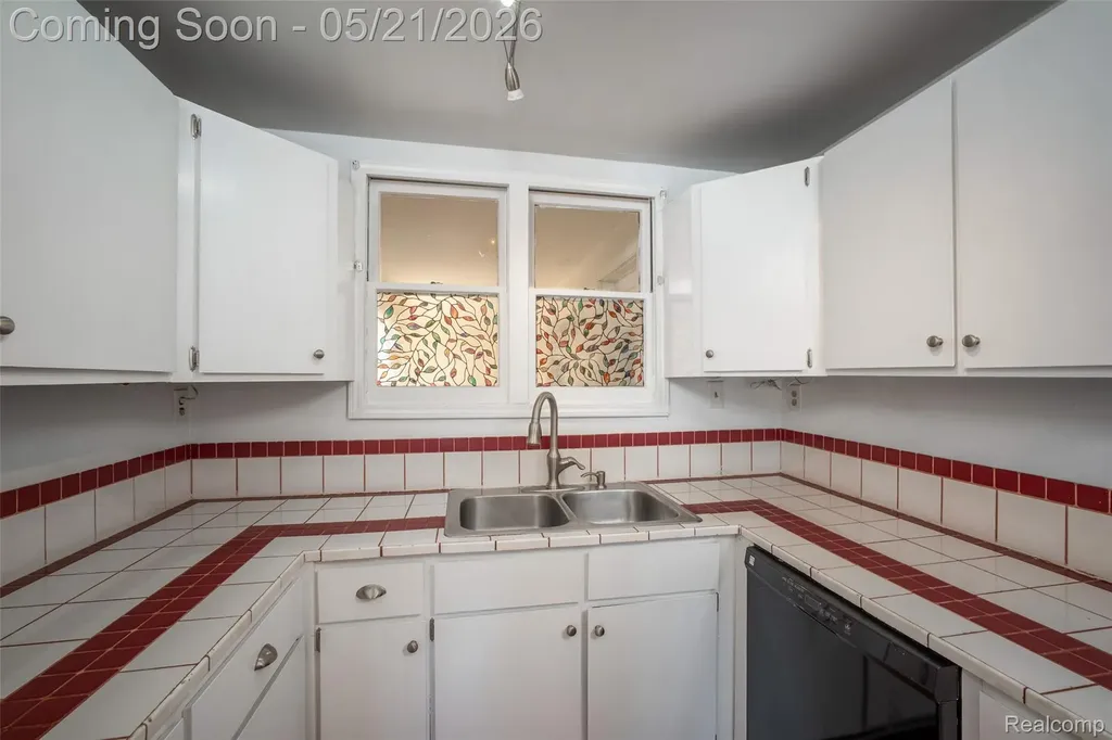 420 Wellsboro Street Walled Lake City MI 48390