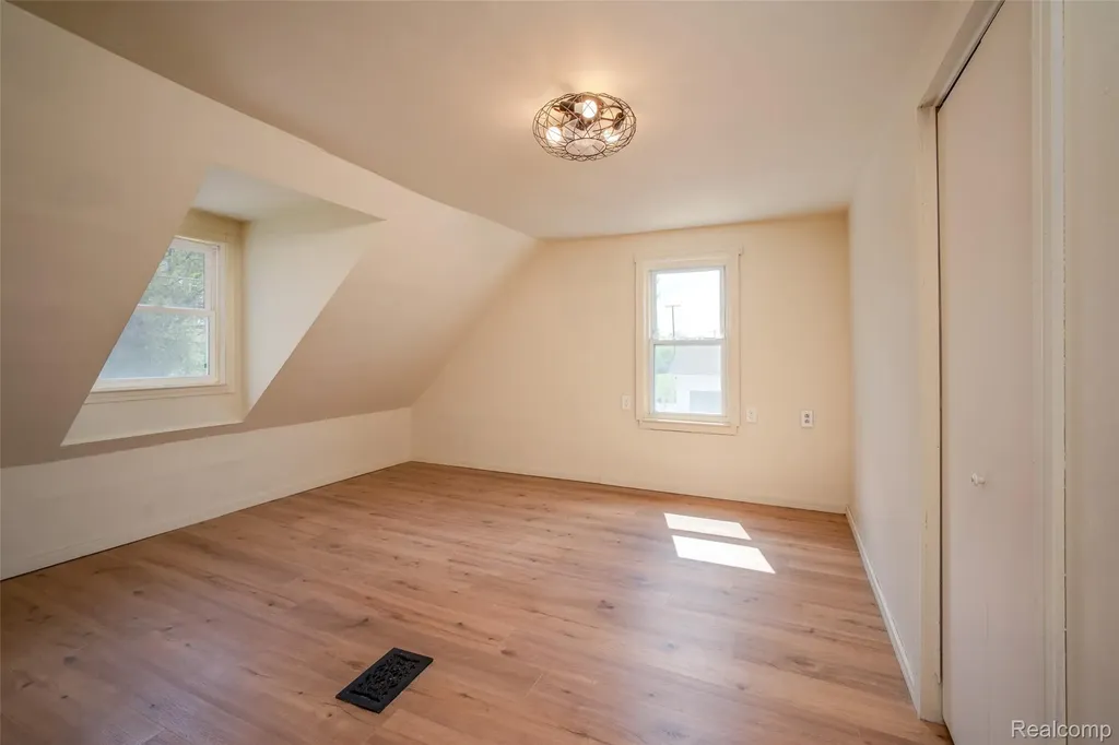 420 Wellsboro Street Walled Lake City MI 48390