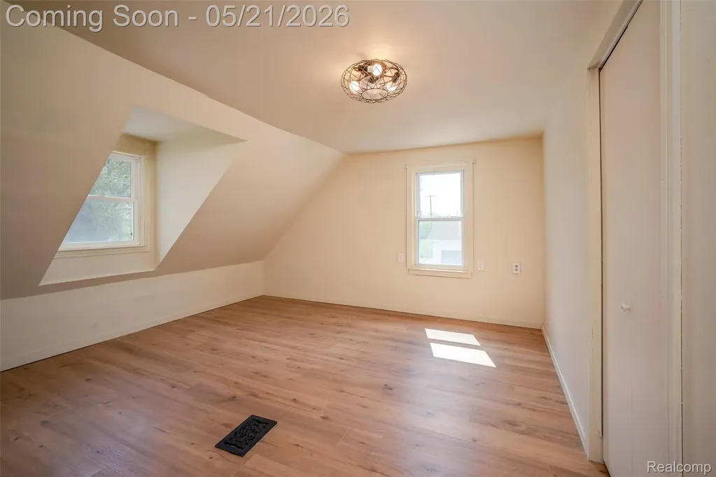 420 Wellsboro Street Walled Lake City MI 48390