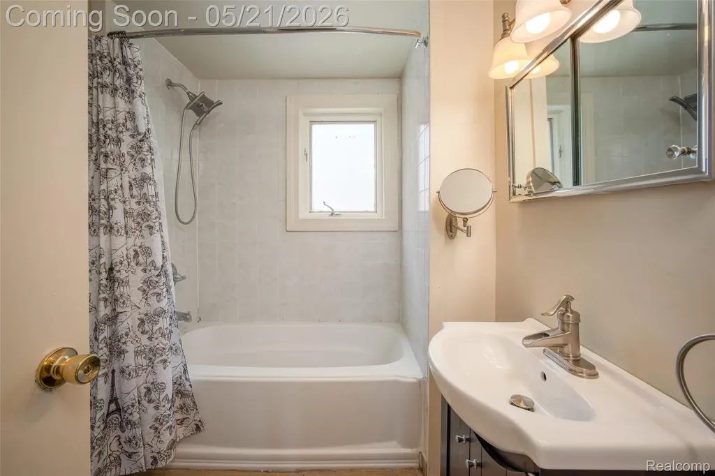420 Wellsboro Street Walled Lake City MI 48390