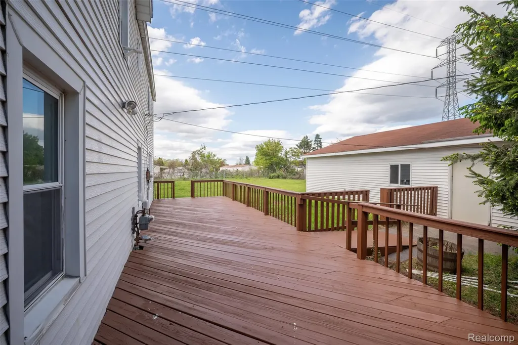 420 Wellsboro Street Walled Lake City MI 48390