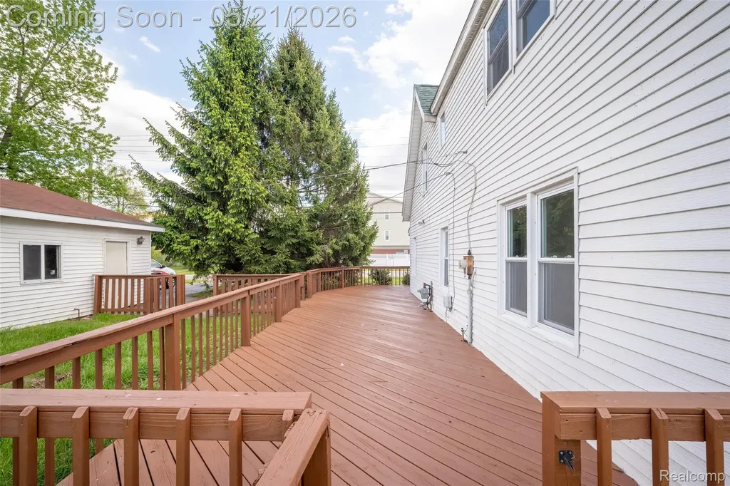 420 Wellsboro Street Walled Lake City MI 48390