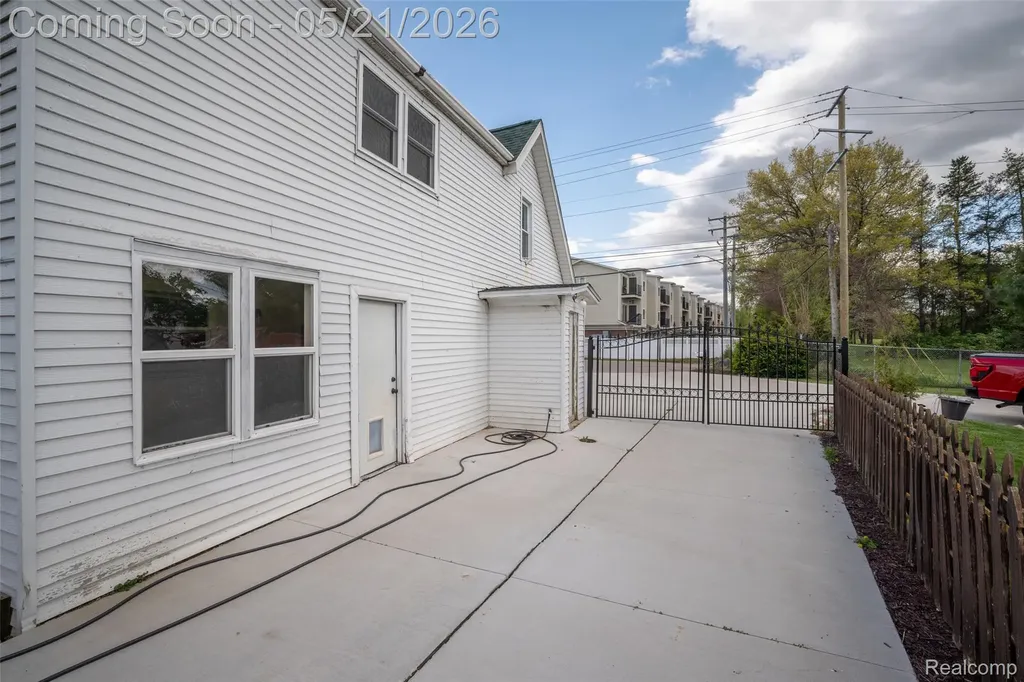 420 Wellsboro Street Walled Lake City MI 48390