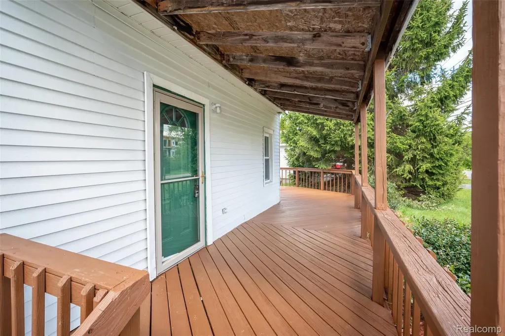 420 Wellsboro Street Walled Lake City MI 48390
