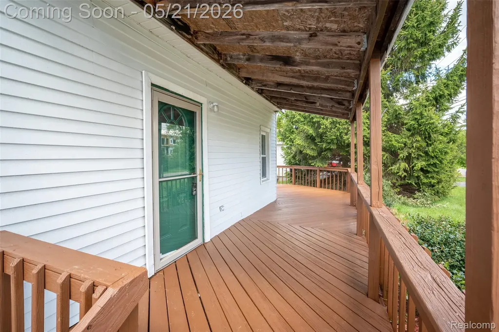 420 Wellsboro Street Walled Lake City MI 48390