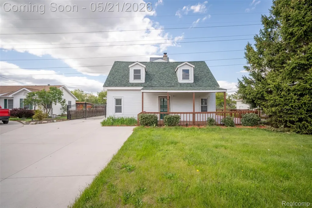 420 Wellsboro Street Walled Lake City MI 48390