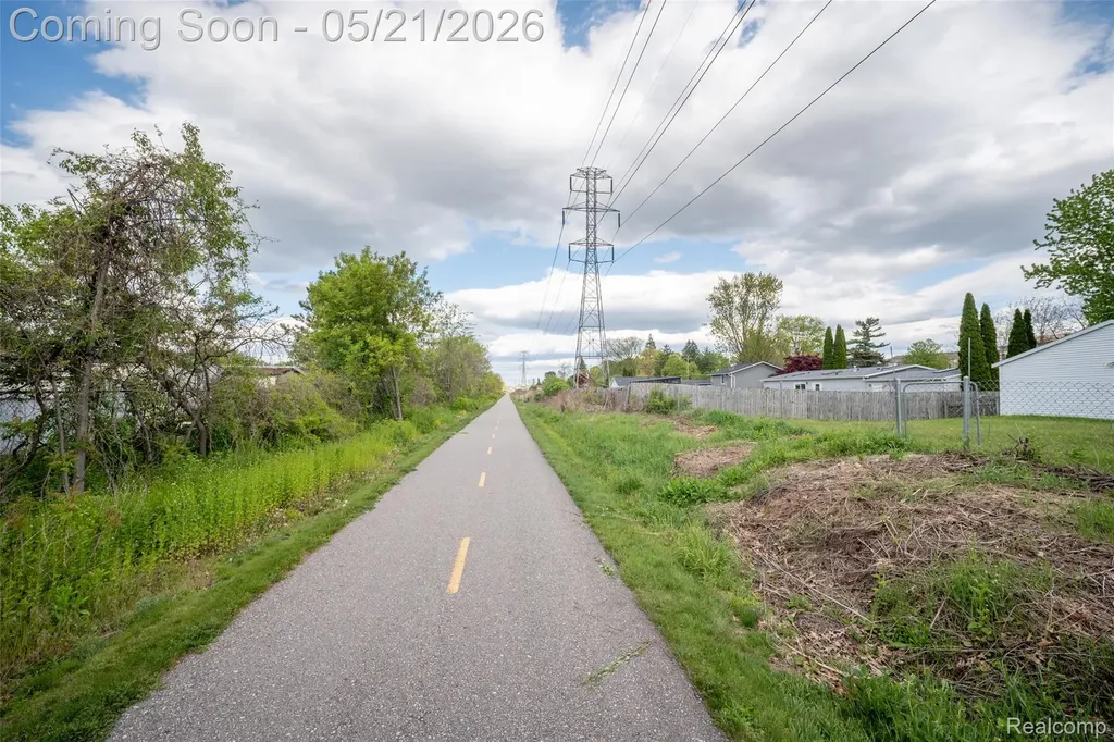 420 Wellsboro Street Walled Lake City MI 48390
