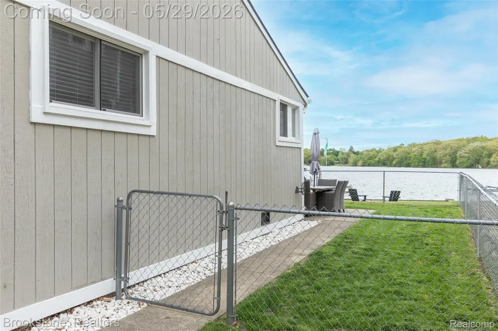 7900 Detroit Boulevard West Bloomfield Charter Township MI 48323