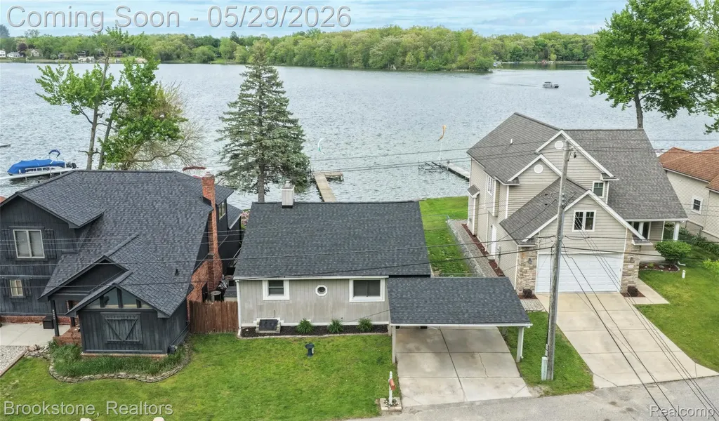 7900 Detroit Boulevard West Bloomfield Charter Township MI 48323
