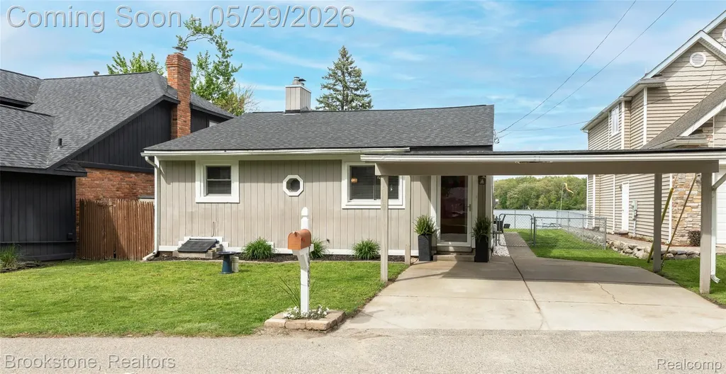 7900 Detroit Boulevard West Bloomfield Charter Township MI 48323
