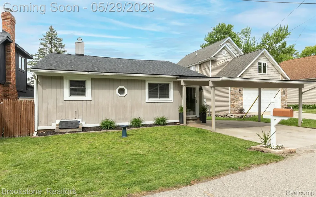 7900 Detroit Boulevard West Bloomfield Charter Township MI 48323