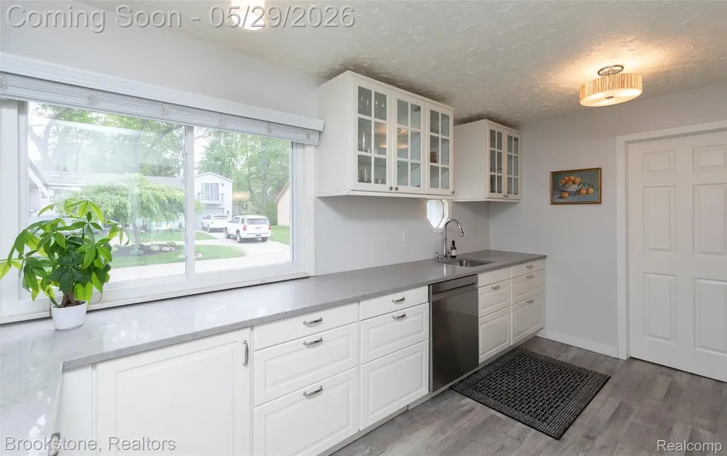 7900 Detroit Boulevard West Bloomfield Charter Township MI 48323