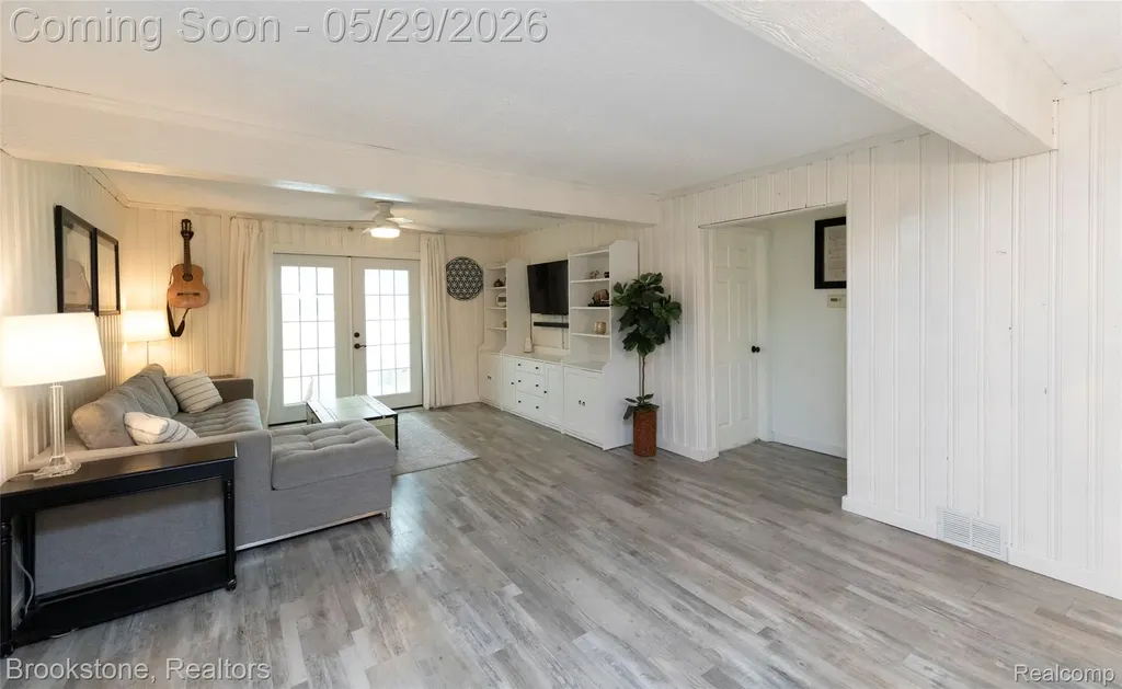 7900 Detroit Boulevard West Bloomfield Charter Township MI 48323