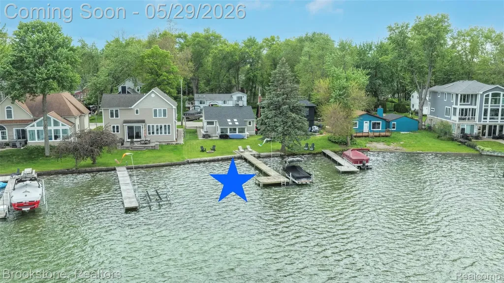 7900 Detroit Boulevard West Bloomfield Charter Township MI 48323