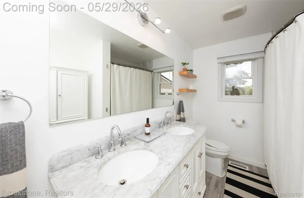 7900 Detroit Boulevard West Bloomfield Charter Township MI 48323