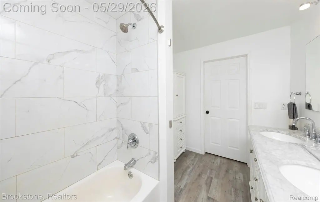 7900 Detroit Boulevard West Bloomfield Charter Township MI 48323