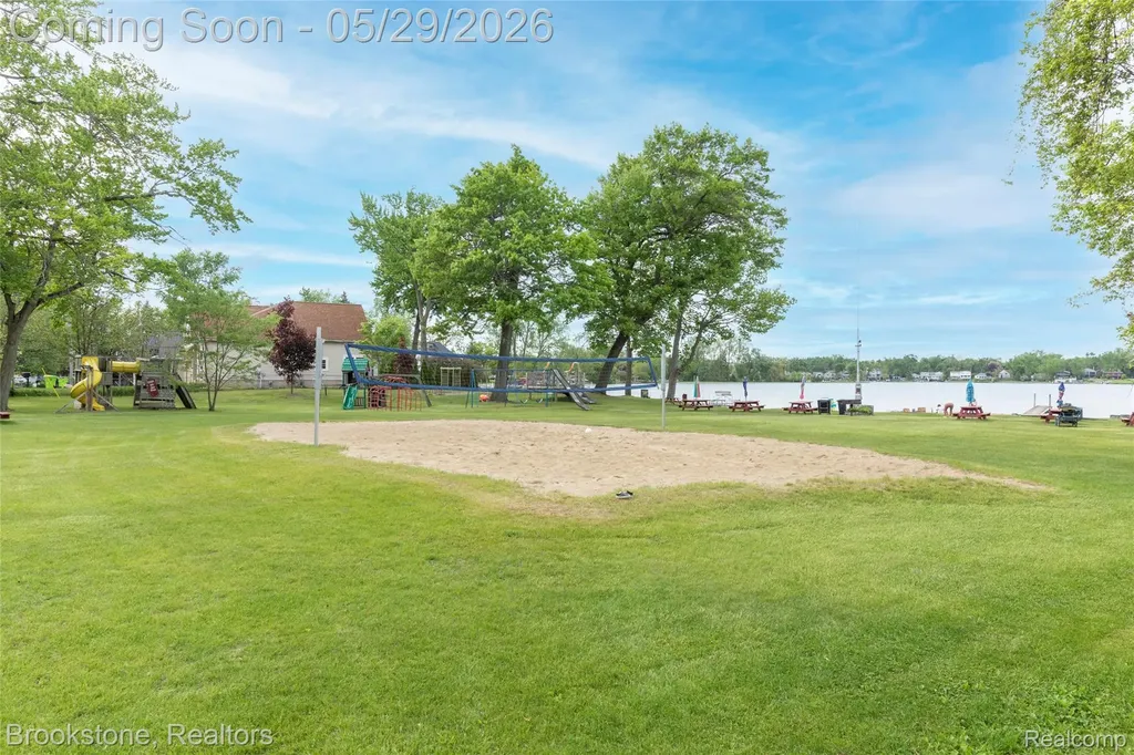 7900 Detroit Boulevard West Bloomfield Charter Township MI 48323