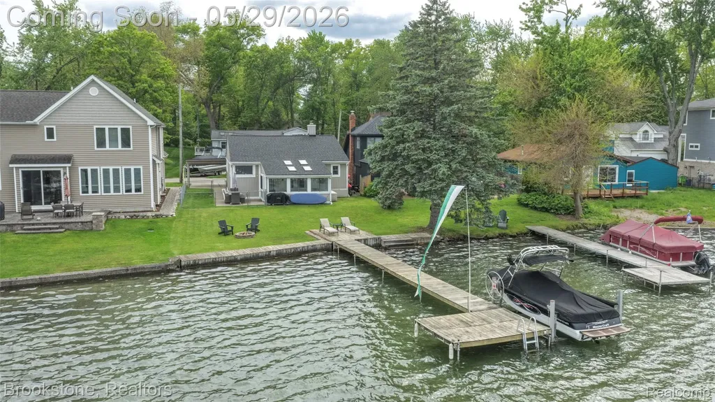 7900 Detroit Boulevard West Bloomfield Charter Township MI 48323