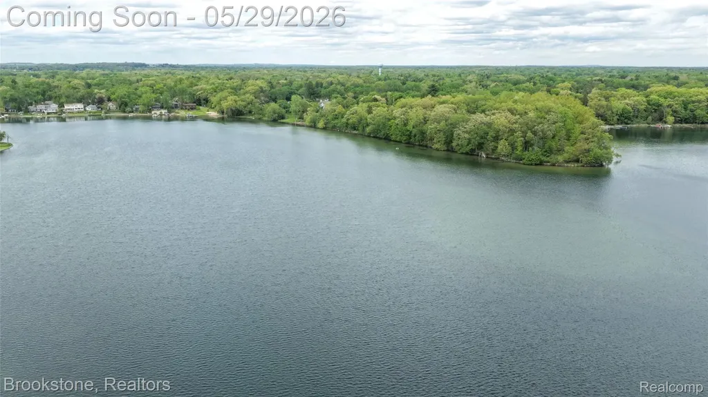 7900 Detroit Boulevard West Bloomfield Charter Township MI 48323