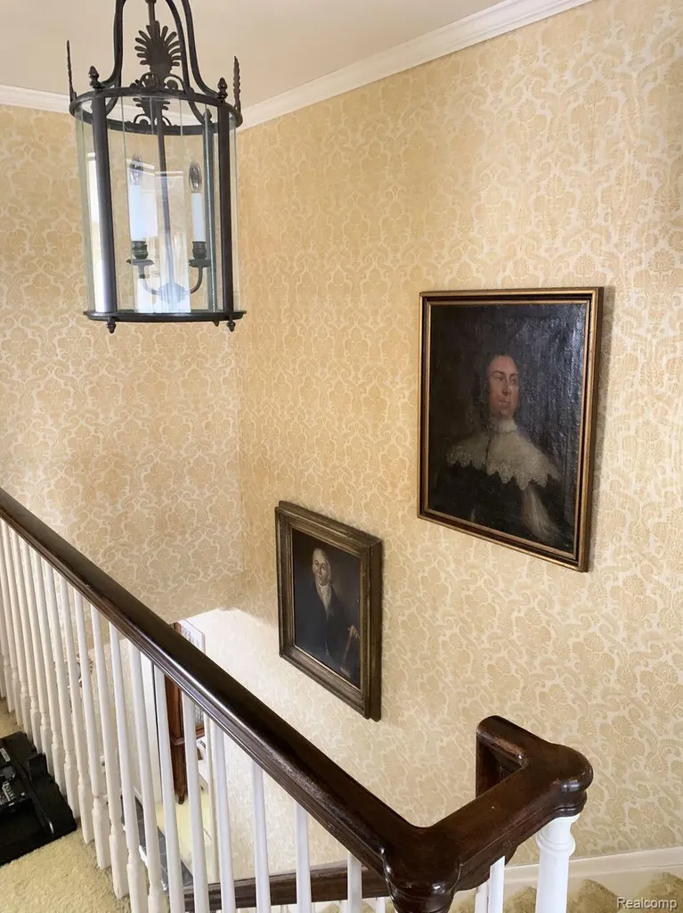 491 Colonial Road Grosse Pointe Woods City MI 48236