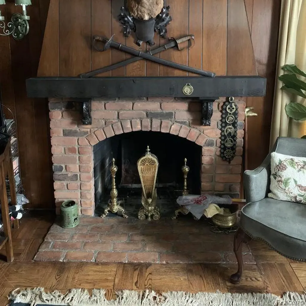 491 Colonial Road Grosse Pointe Woods City MI 48236