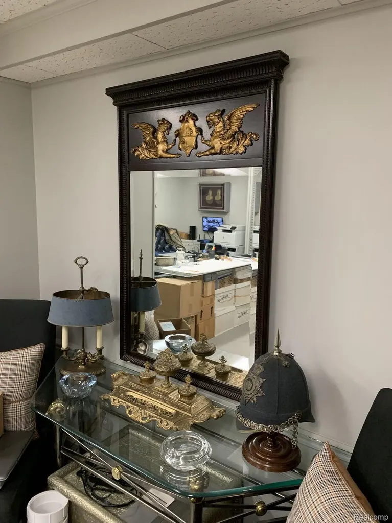 491 Colonial Road Grosse Pointe Woods City MI 48236