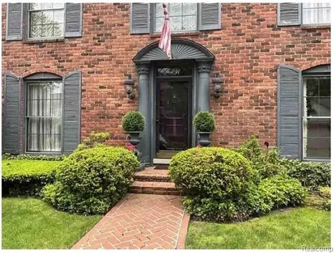 491 Colonial Road Grosse Pointe Woods City MI 48236