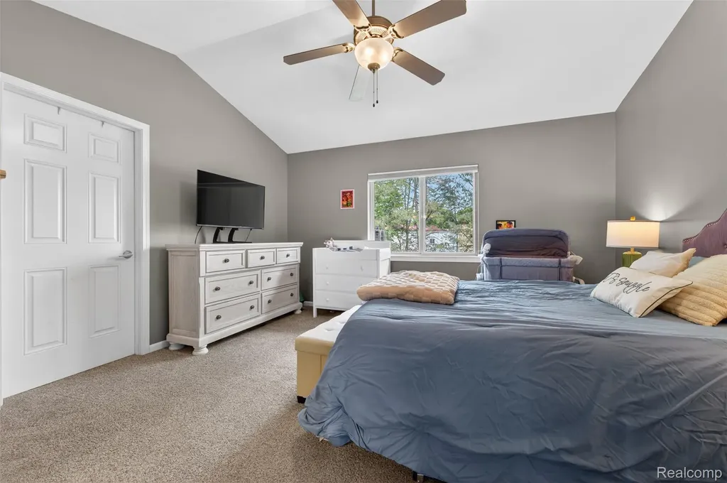 24 Millstone Drive Waterford Charter Township MI 48328
