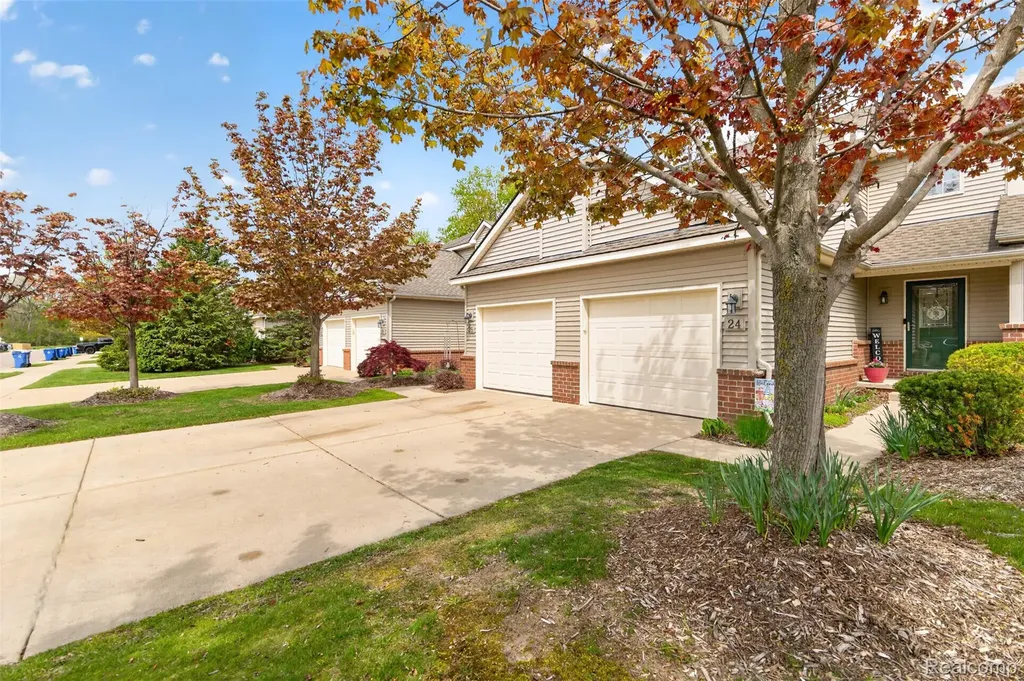 24 Millstone Drive Waterford Charter Township MI 48328