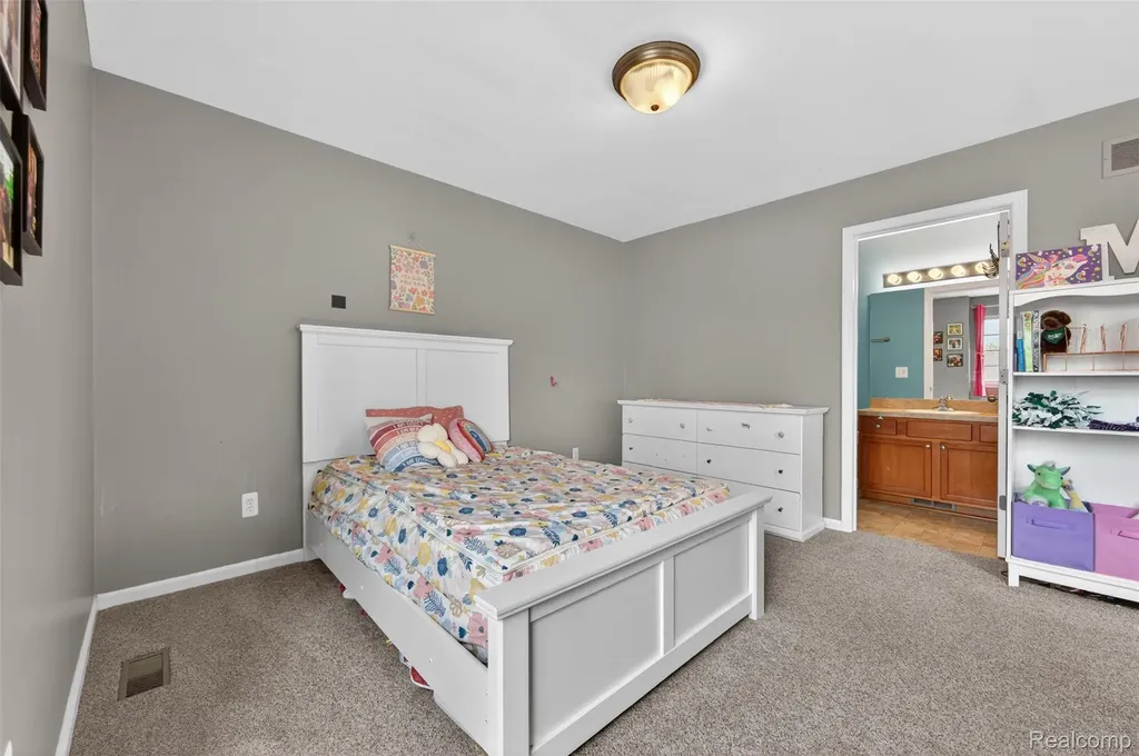 24 Millstone Drive Waterford Charter Township MI 48328