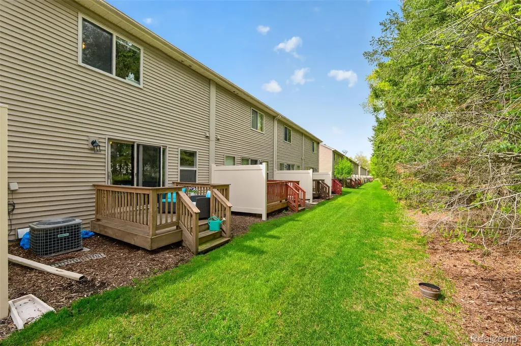 24 Millstone Drive Waterford Charter Township MI 48328