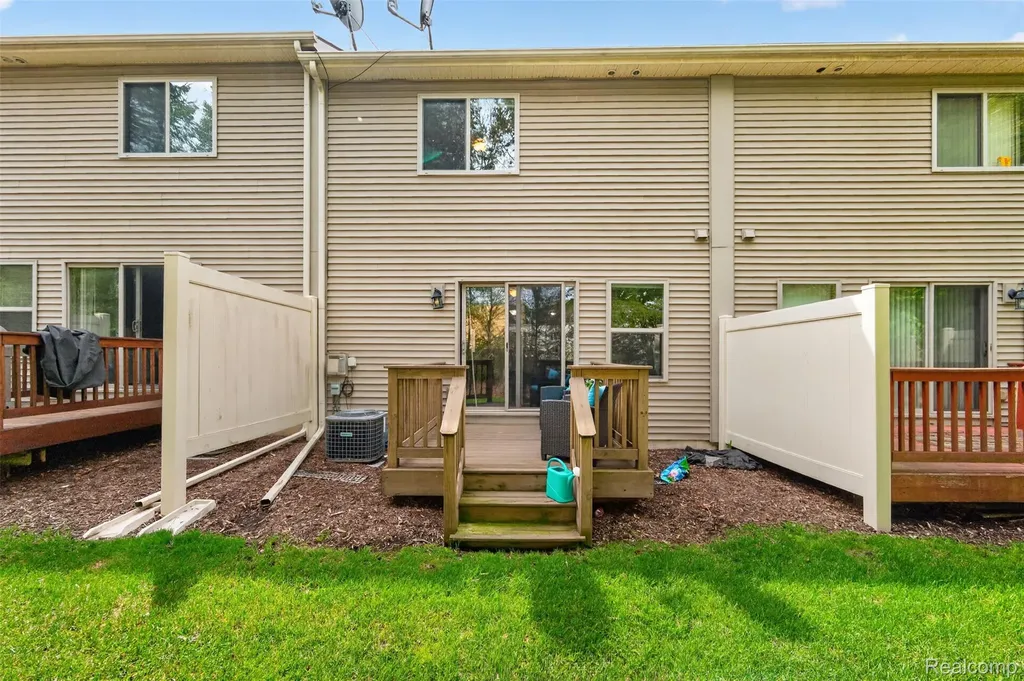 24 Millstone Drive Waterford Charter Township MI 48328
