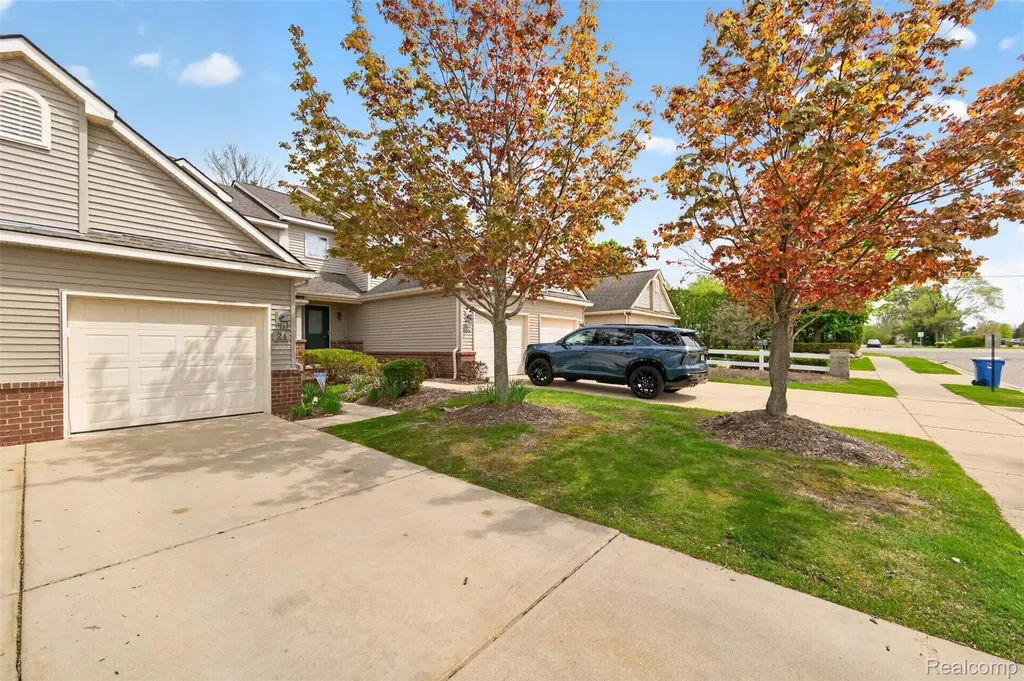 24 Millstone Drive Waterford Charter Township MI 48328