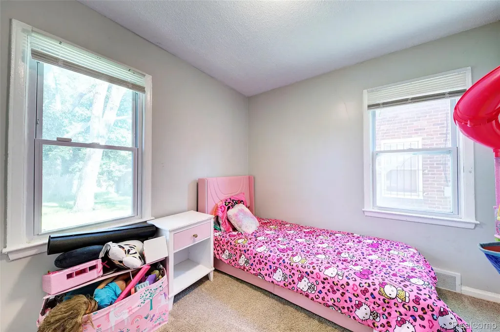 16890 Saint Marys Street Detroit City MI 48235