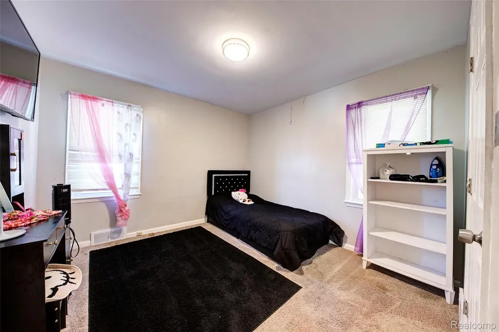 16890 Saint Marys Street Detroit City MI 48235