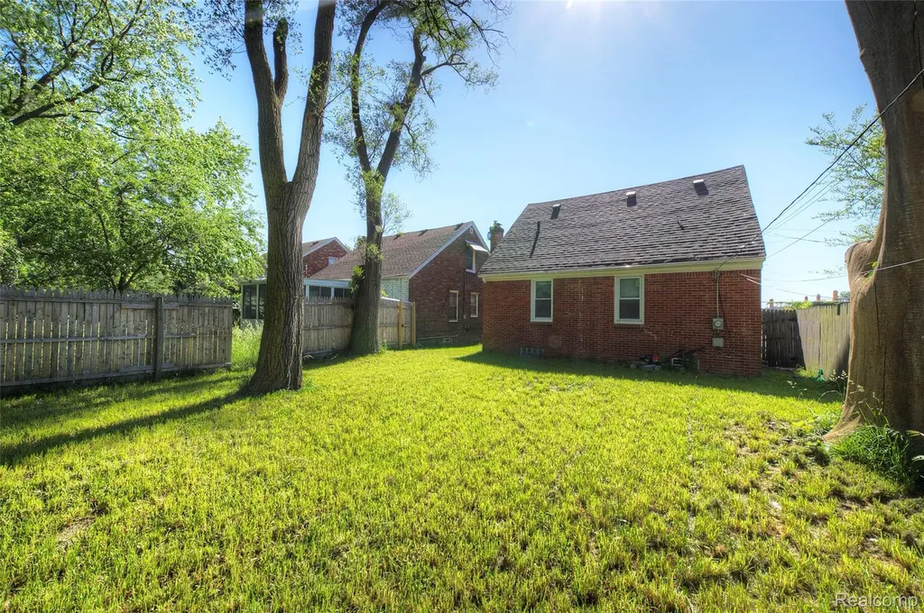 16890 Saint Marys Street Detroit City MI 48235